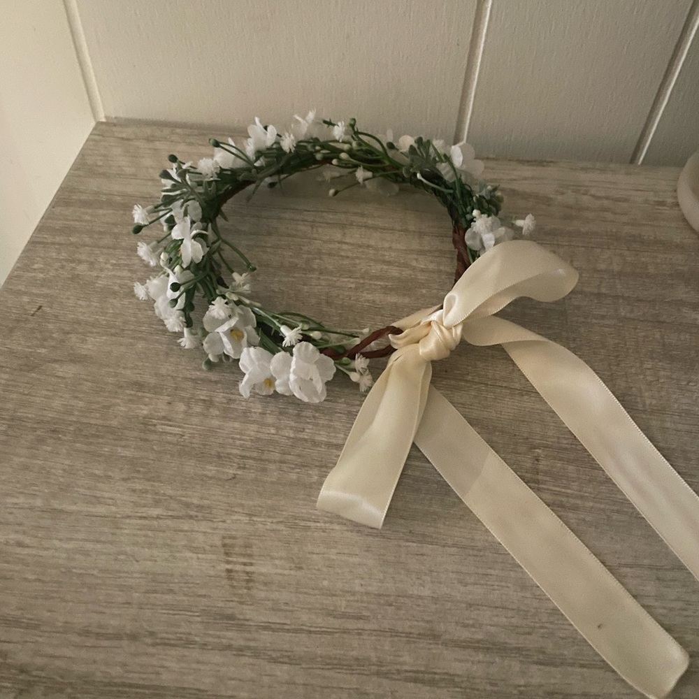 Faux Baby’s Breath Dog Collar Wreath